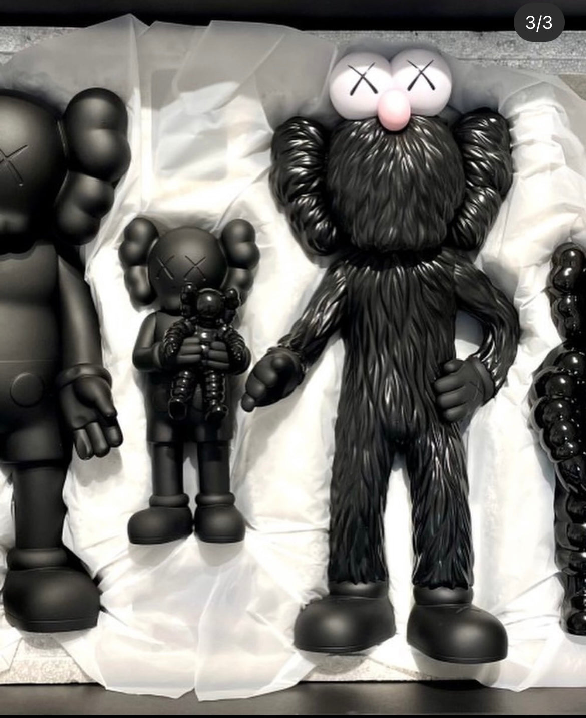 FAMILY KAWS BLACK